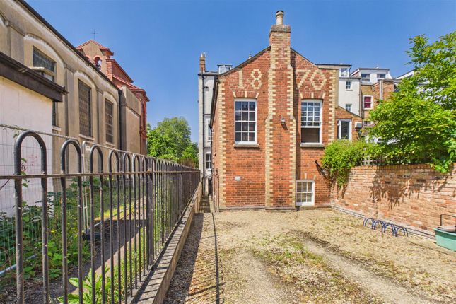 3 bed property, in Montpellier, £240,000