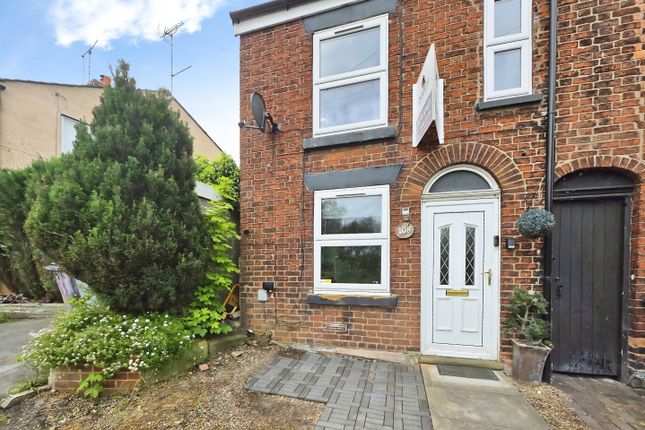 2 bed property, in Broadhurst Lane, £117,000