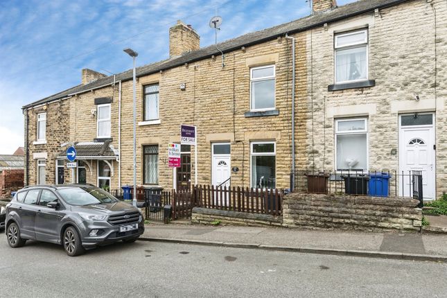 3 bed property, in Cemetery Road, £100,000