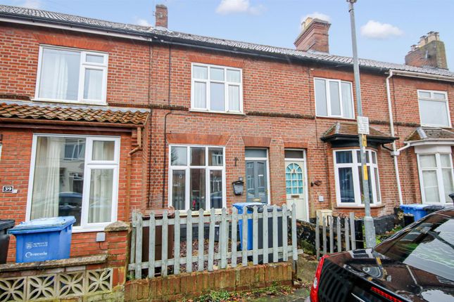 3 bed property, in Hughenden Road, £230,000