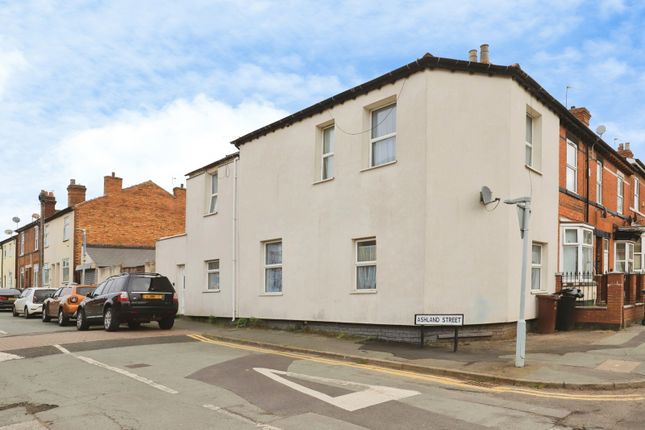 5 bed property, in Merridale Street West, £190,000