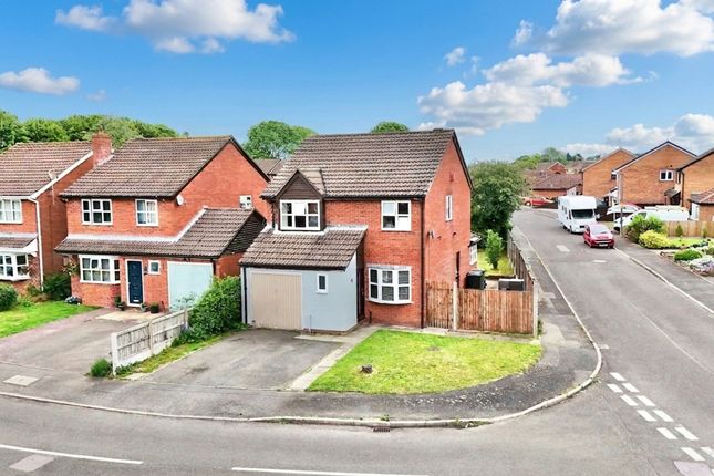 4 bed property, in Country Meadows, £270,000