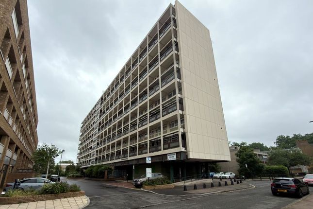 2 bed property, in Flat 47 Wimborne House, £215,000