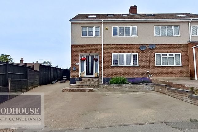 4 bed property, in Ruskin Close, £695,000
