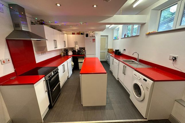 7 bed property, in Hubert Road, £530,000
