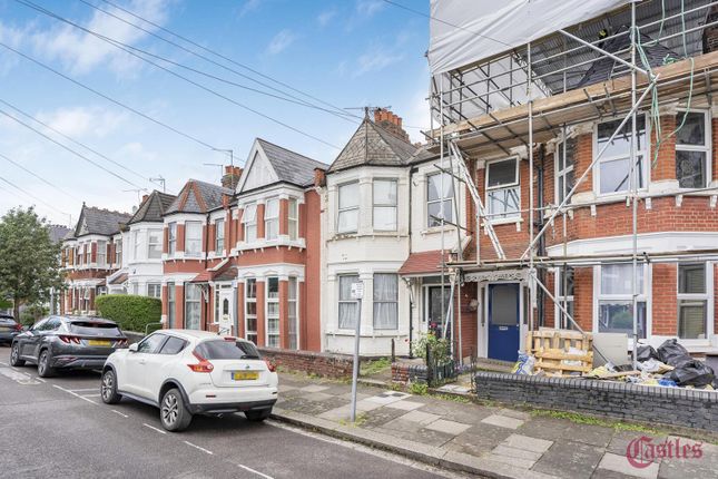 3 bed property, in Northcott Avenue N22, £875,000