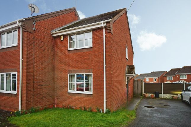 2 bed property, in Balvenie Way, £210,000