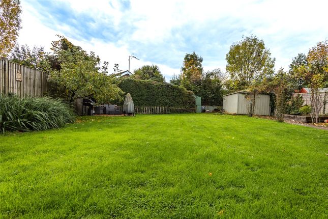 3 bed property, in Greenfields Road, £400,000