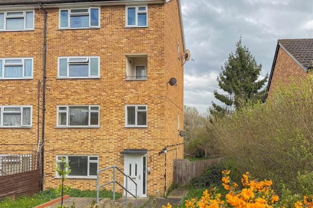 3 bed property, in Cecil Road, £300,000