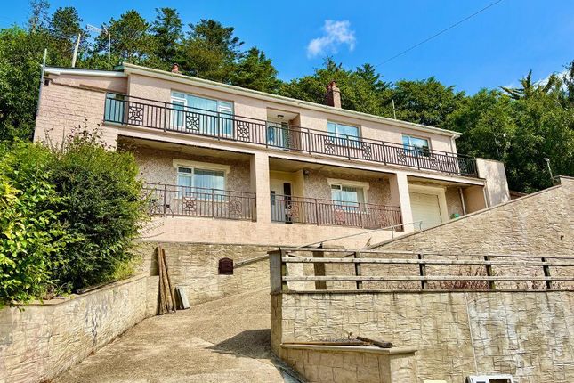 4 bed property, in Unmarked Road, £399,950