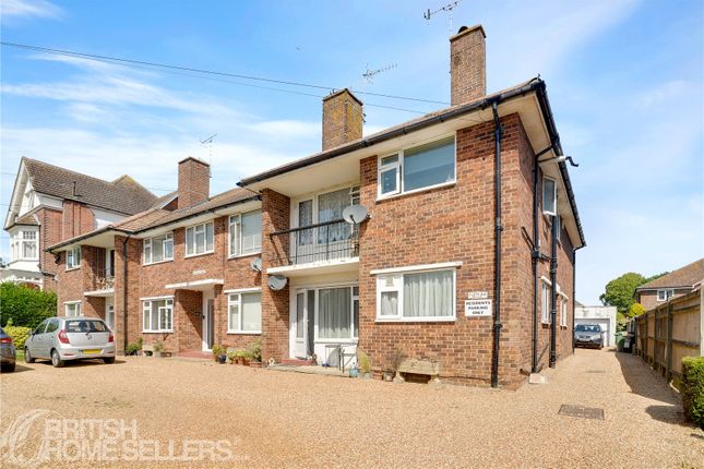 2 bed property, in Hastings Road, £180,000