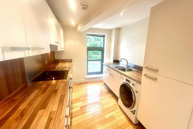 2 bed property, in Rocky Lane South, £170,000