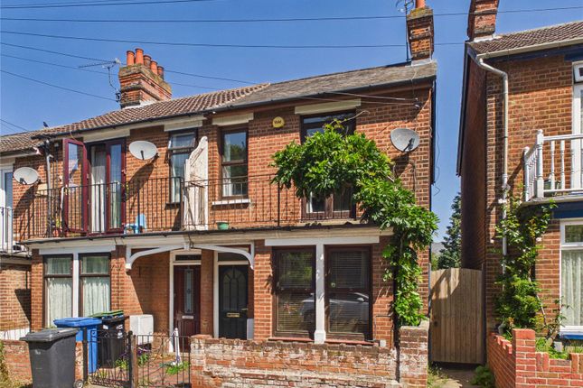 3 bed property, in Kings Avenue, £215,000