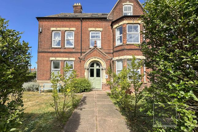 1 bed property, in The Boulevard, £225,000
