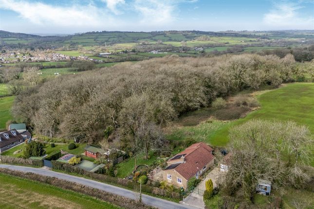 3 bed property, in Adams Green, £495,000