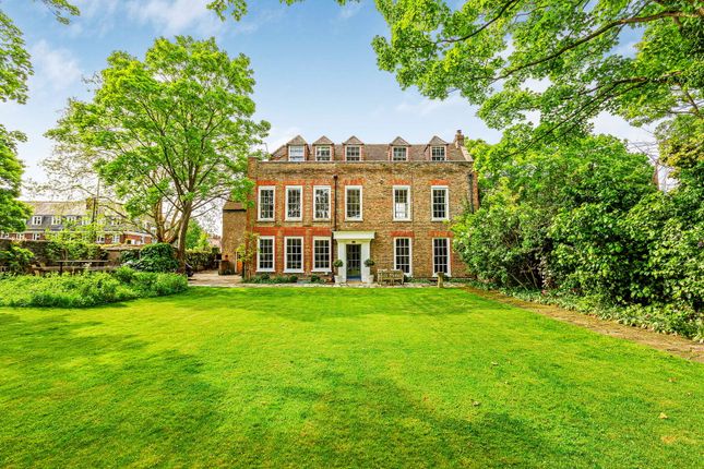 4 bed property, in Mortlake High Street, £2,250,000