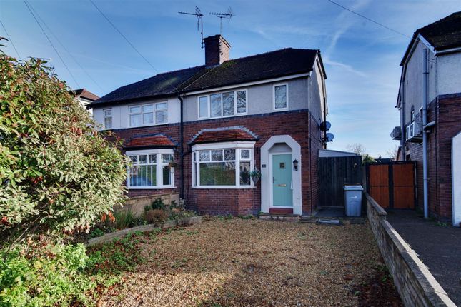 2 bed property, in Hassall Road, £215,000