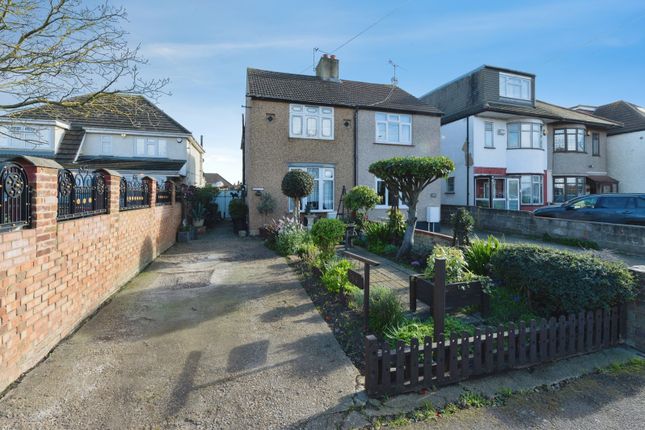 3 bed property, in Upminster Road North, £450,000