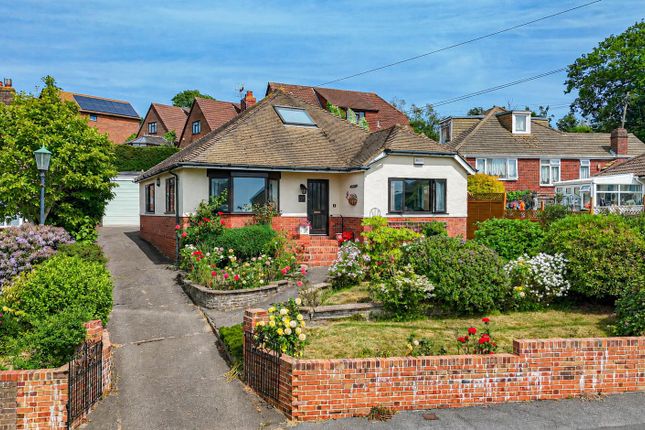 3 bed property, in Pilot Road, £400,000