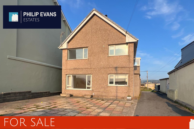 4 bed property, in Borth SY24, £280,000