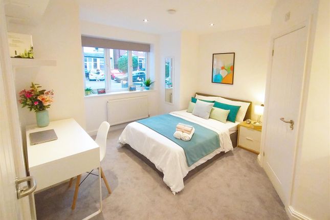 5 bed property, in Norfolk Road, £370,000