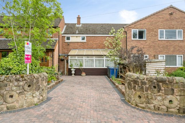 2 bed property, in Martin Lane, £185,000
