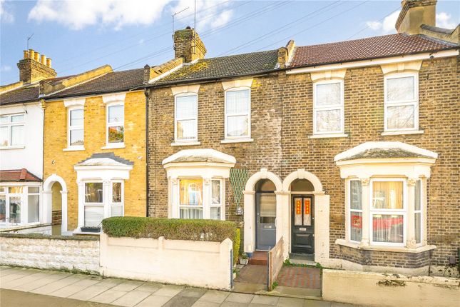 3 bed property, in Caistor Park Road, £465,000