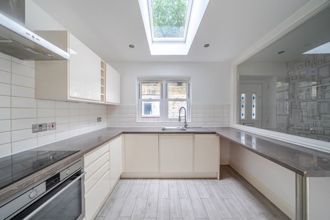 1 bed property, in Glenville Road, £475,000