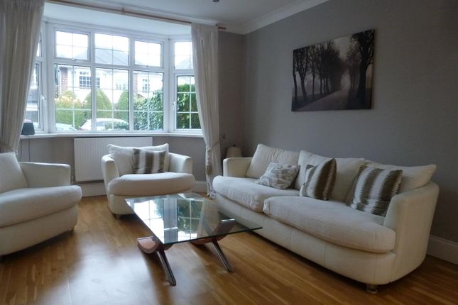 4 bed property, in Shaftesbury Avenue, £879,950