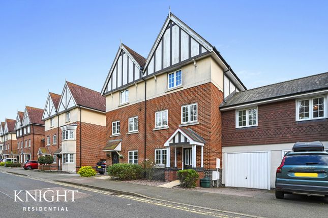4 bed property, in Apprentice Drive, £425,000