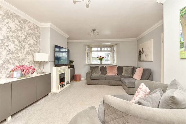 3 bed property, in Dunkirk Close, £375,000