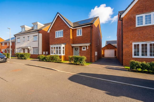4 bed property, in Old Yeo Drive, £450,000