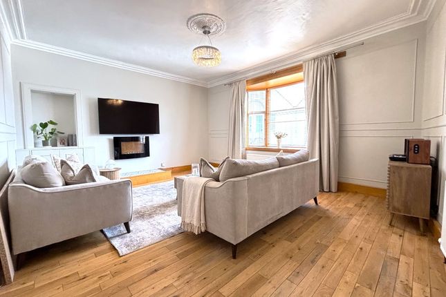 2 bed property, in 293 Wellesley Road, £90,000