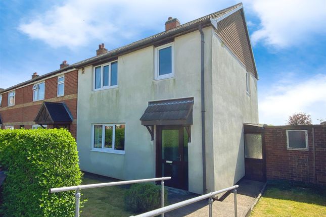 3 bed property, in Stretton View, £180,000