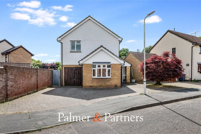 4 bed property, in Barlows Reach, £525,000