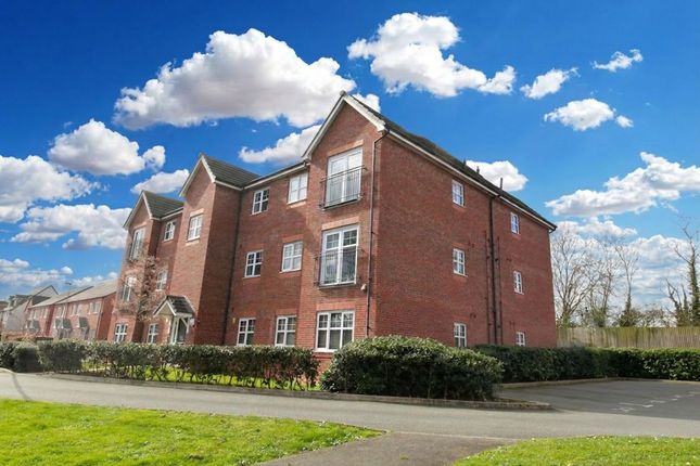 2 bed property, in Aspen Way, £150,000