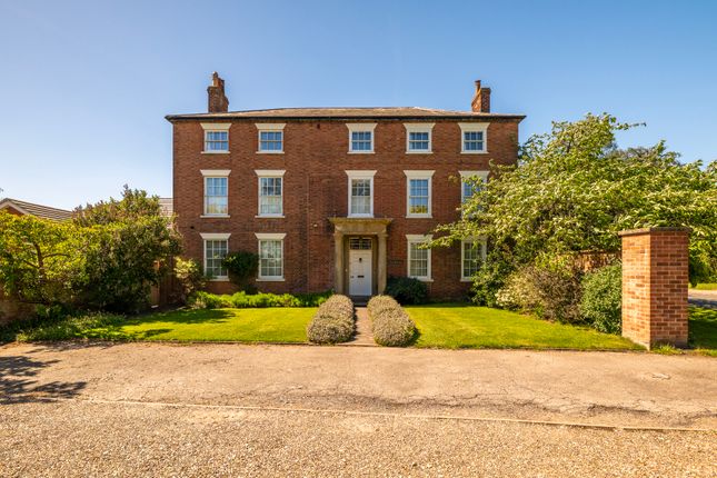 7 bed property, in Main Street, £1,100,000