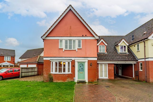 4 bed property, in Blackthorn Close, £275,000