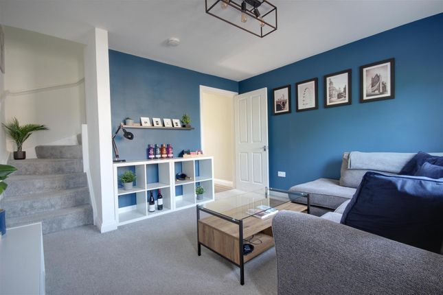 2 bed property, in Lissett Close, £175,000