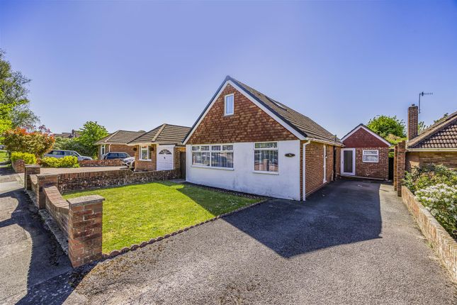 5 bed property, in Morelands Road, £500,000