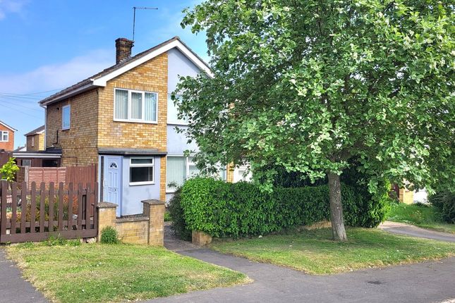 3 bed property, in Windsor Road, £250,000