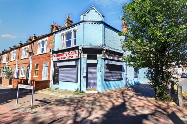 5 bed property, in 79 St. Ann's Crescent, £850,000