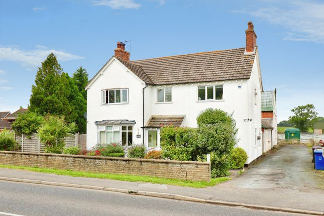 3 bed property, in Station Road, £365,000