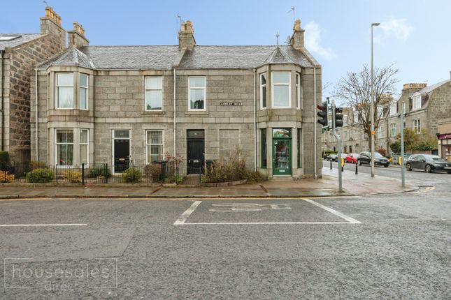 2 bed property, in Ashley Road, £155,000