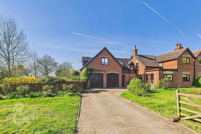 4 bed property, in Spexhall, £475,000