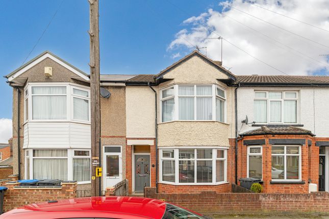 3 bed property, in Kew Road, £240,000
