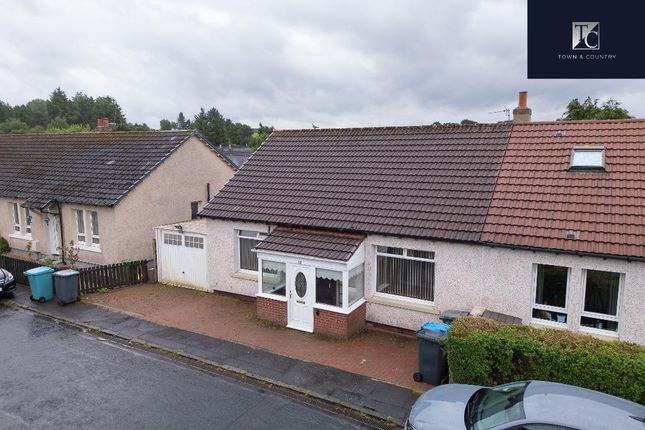 2 bed property, in Third Avenue, £185,000