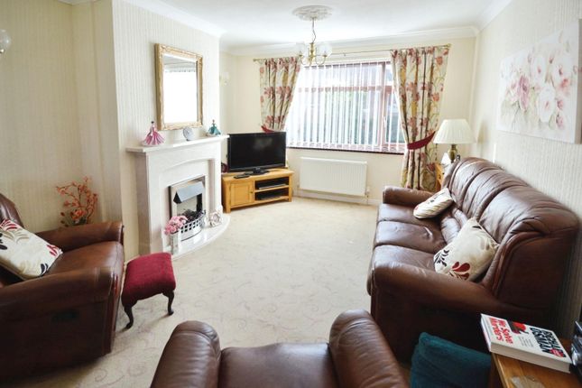 3 bed property, in Northumberland Avenue, £155,000