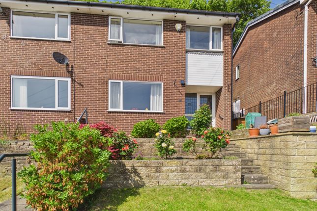 3 bed property, in Lane Ends Green, £230,000