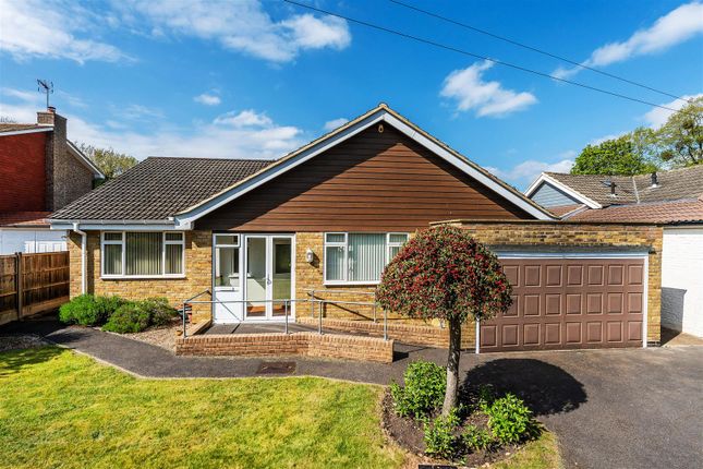 2 bed property, in Woodfield Lane, £975,000